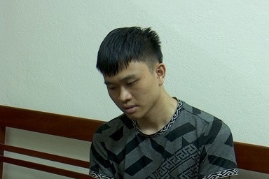 Bat qua tang nam thanh nien mang sung di ban ma tuy hinh anh