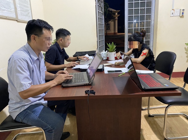 Chiếm đoạt tài sản,  tin nhắn nhạy cảm. ảnh 1 Chiem doat tai san,  tin nhan nhay cam. anh 1