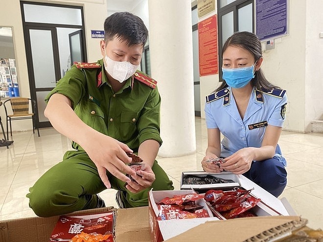 Khoi to vu san xuat thuc pham chuc nang gia nhan hieu Yakumi hinh anh