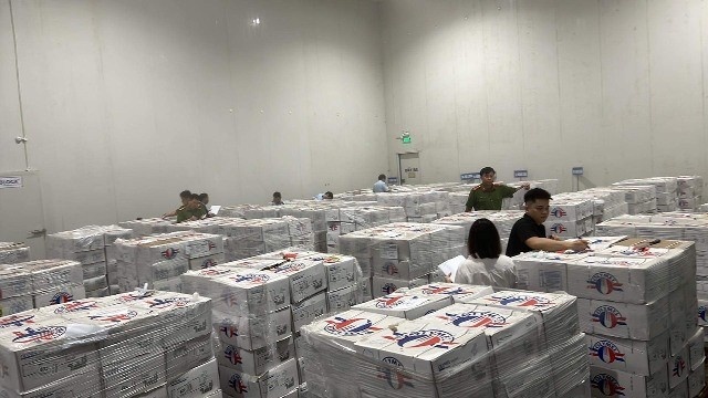 De nghi phat 180 trieu dong cong ty kinh doanh thuc pham qua han hinh anh