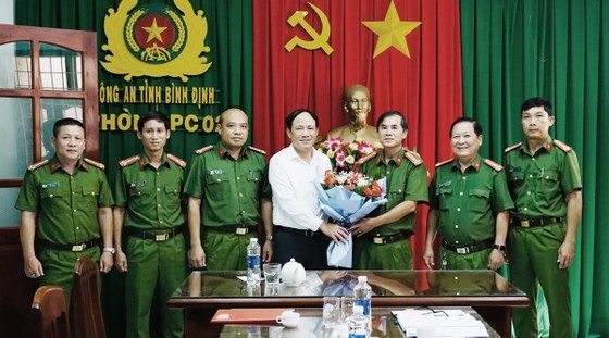 Mua ban,  tang tru,  sung dan. anh 3