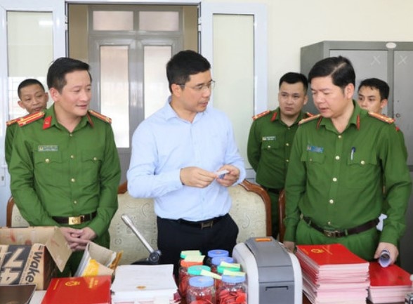 Thu loi bat chinh,  20 ty dong. anh 1