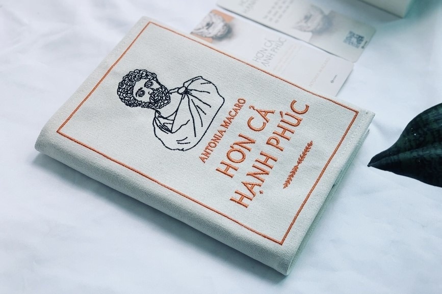 'Hon ca hanh phuc': Minh triet Phat giao va chu nghia khac ky hinh anh