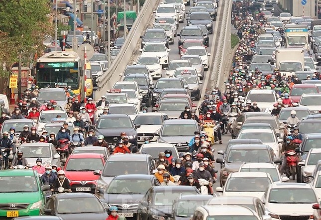 Han che su dung phuong tien co gioi ca nhan tai cac do thi lon hinh anh