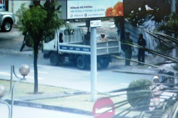 CSGT nhieu noi van lap chot du Bo cong an cam hinh anh