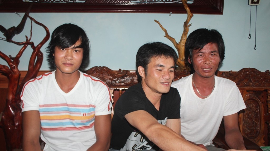 Thuy thu Nghe An ke lai phut nhay xuong kenh dao Panama hinh anh