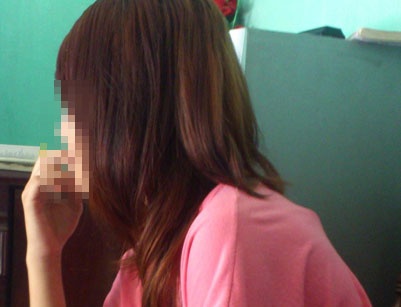 Hai hoc sinh to bi co giao day vao o mai dam hinh anh