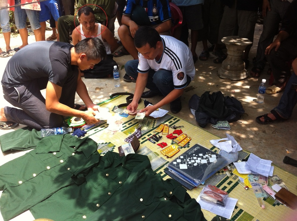 Bat 3 nguoi gia danh sy quan quan doi di lua dao hinh anh