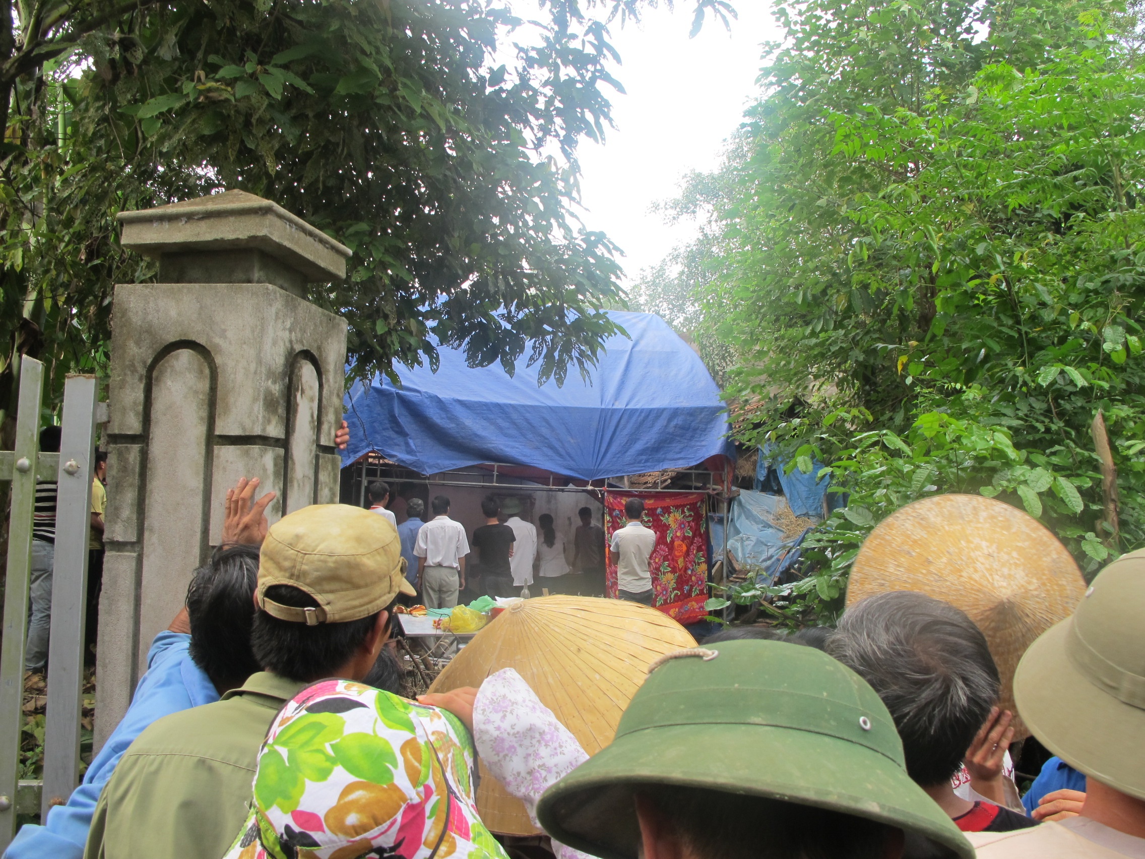 Chay nha 3 gian, mot nguoi bi thieu chay hinh anh