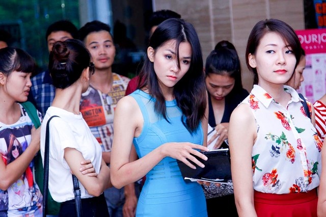 Co gai xinh dep giong Dan Le gay sot hinh anh