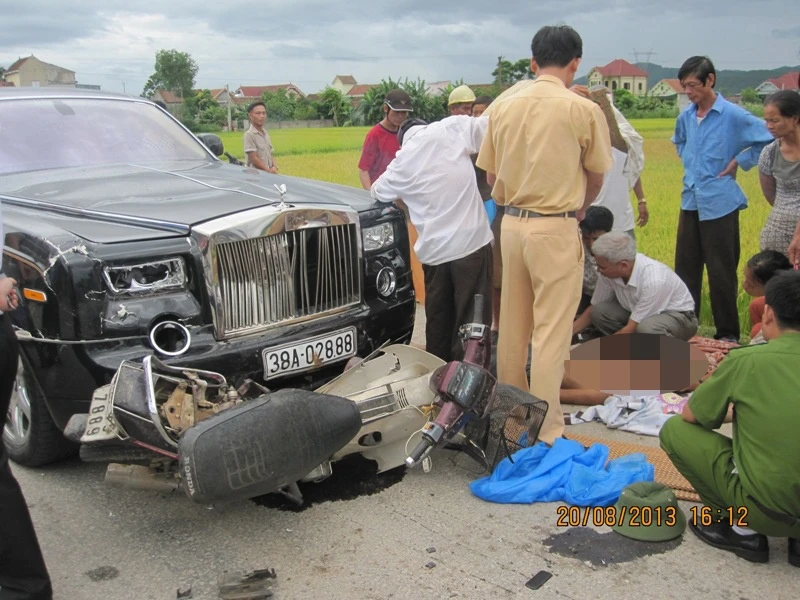 Sieu xe vo can sau tai nan, du luan phan ung hinh anh