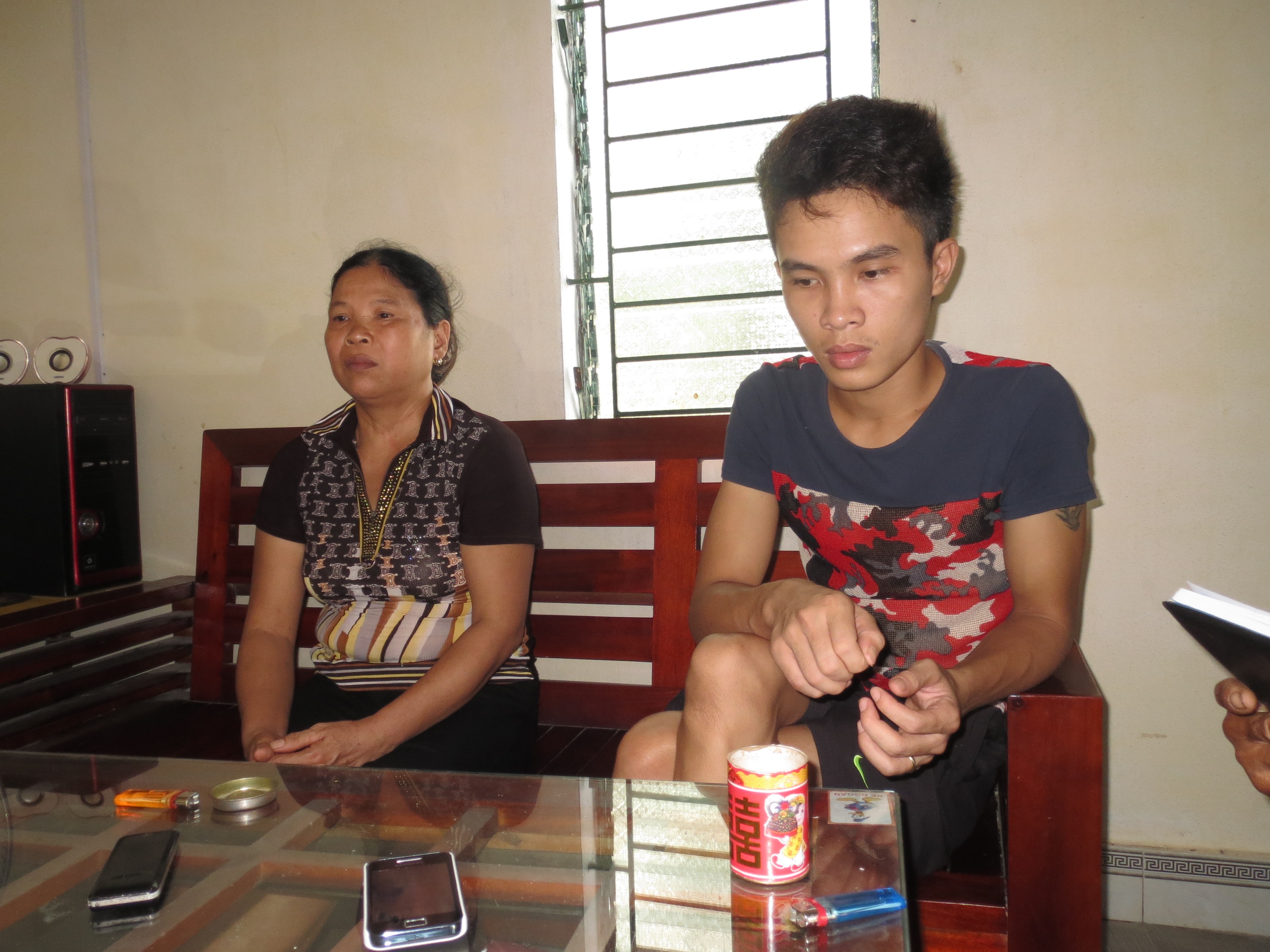 San phu bi bao nhiem HIV ke ve chuyen bac si ky thi hinh anh