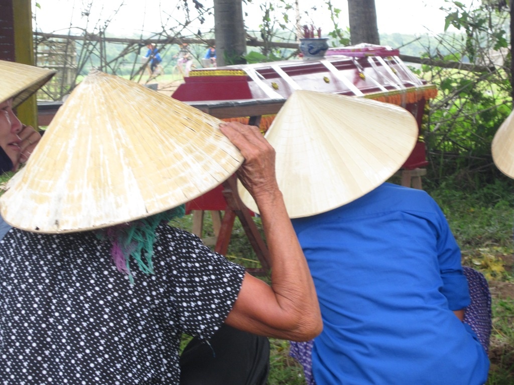 Thi the phu nu chet duoi duoc tim thay sau 22 ngay mat tich hinh anh