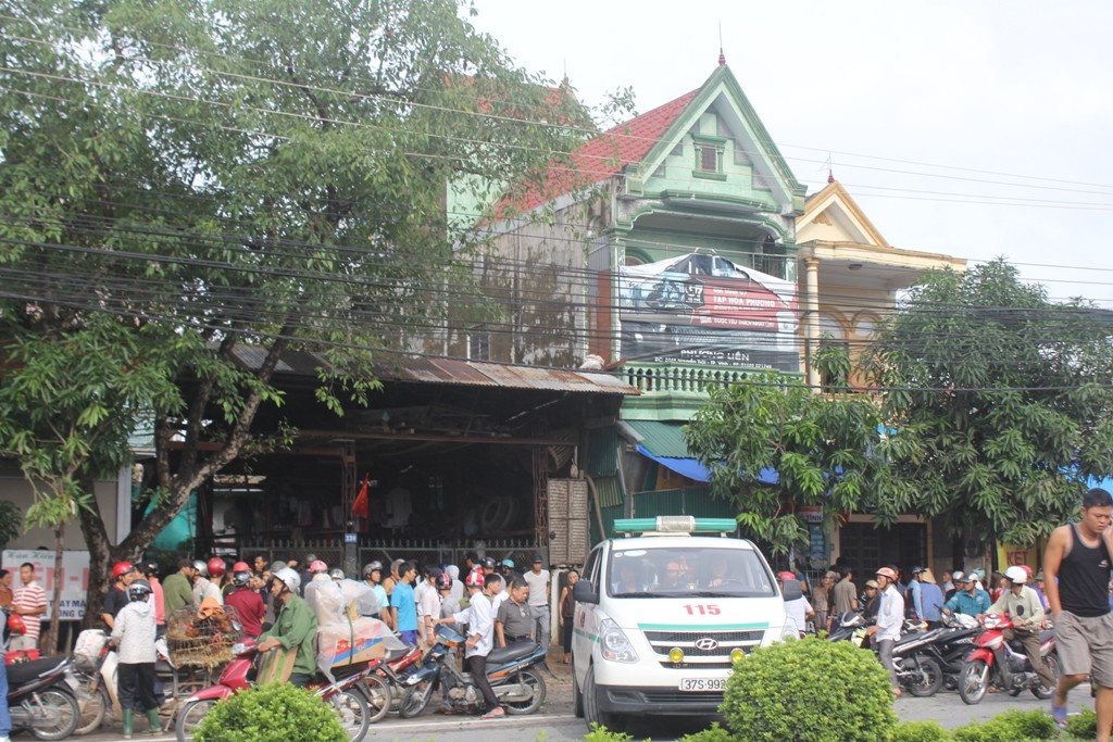 Ong chu xuong go han nhap vien sau tieng no lon hinh anh