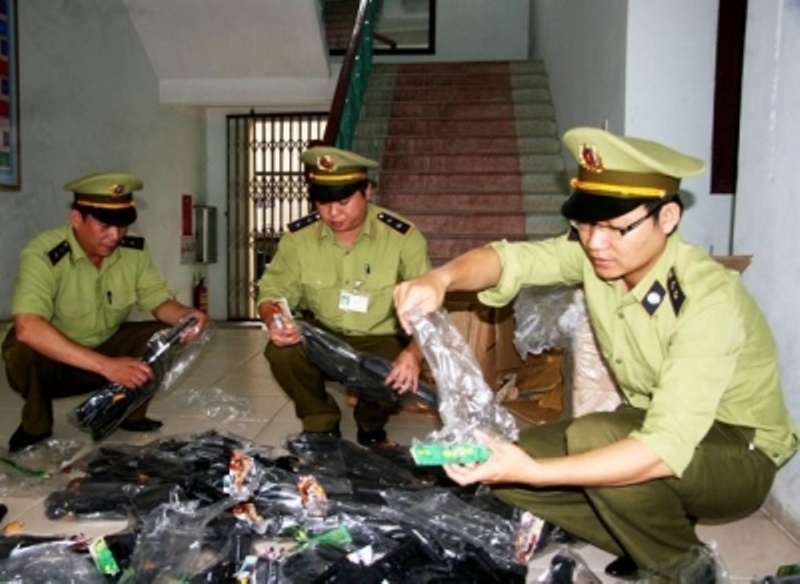 Em 150 khau sung do choi nguy hiem cho trung thu hinh anh