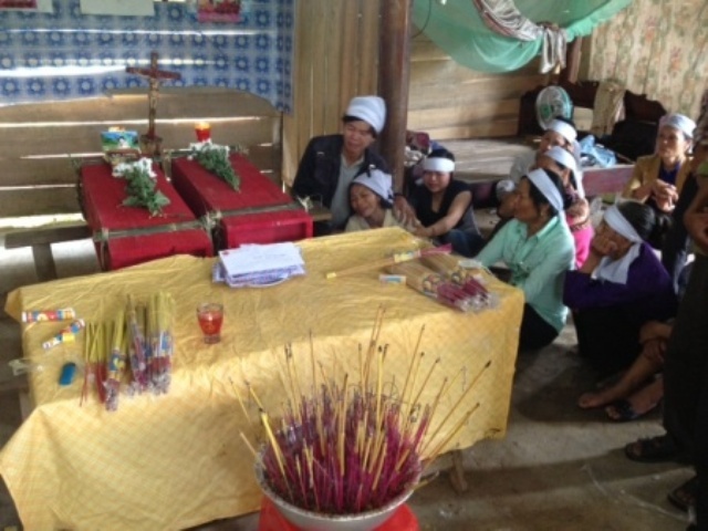 4 tre nho chet duoi thuong tam hinh anh