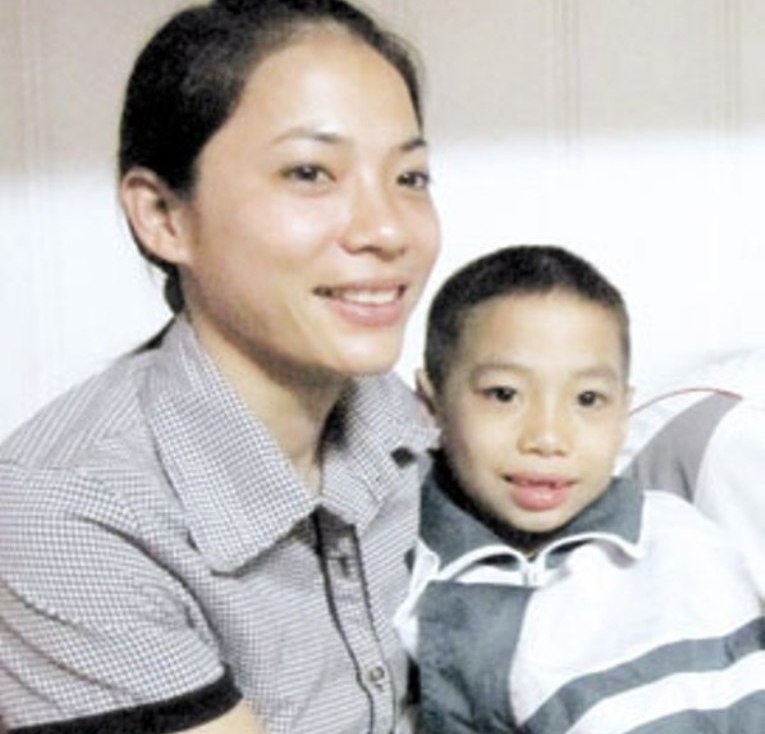 Hoa hau HIV tu choi nhieu loi to tinh hinh anh