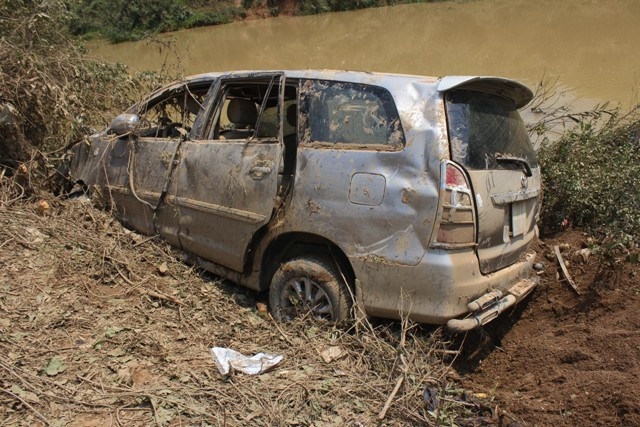 Bat tai xe dieu khien xe 7 cho lam 5 nguoi chet o Khe Ang hinh anh