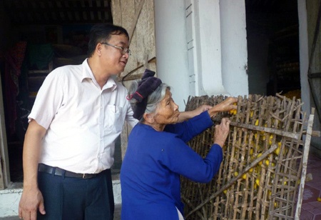 Cuoc song giau tinh thuong cua Pho Giam doc so tu nan hinh anh