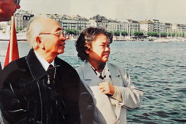 Tuong Giap khong bao gio quen mua hoa tang sinh nhat vo hinh anh