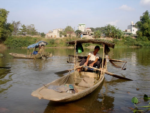Vo dam chet chong, nua dem nem xac xuong song hinh anh