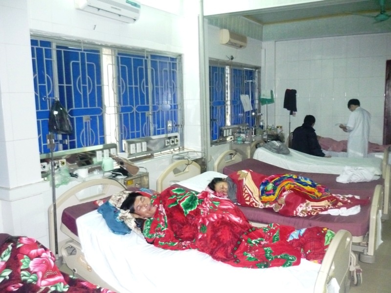 40 nguoi bi ngo doc sau khi an gio nha hang xom hinh anh