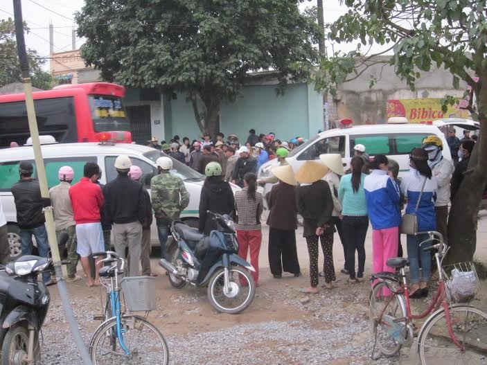 Xe tai can chet hai bac chau ruot hinh anh