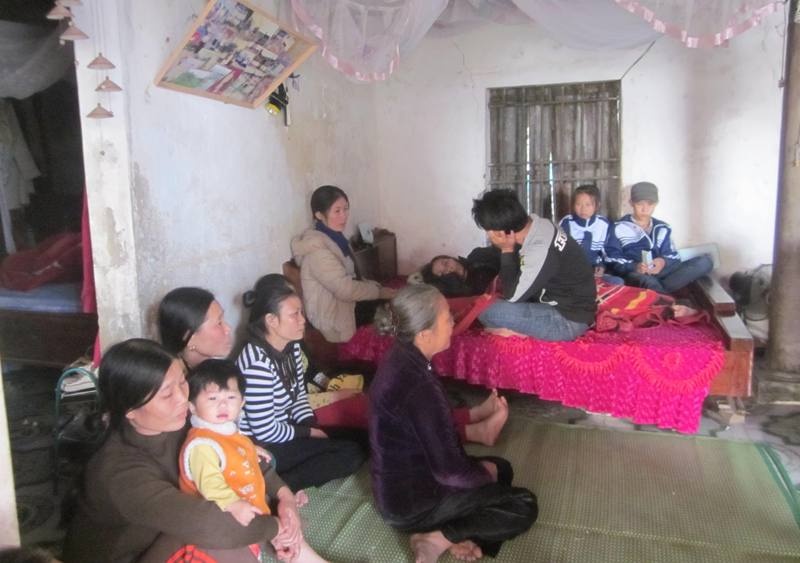 Loi cuoi cung cua 10 ngu dan bi dam giua bien hinh anh