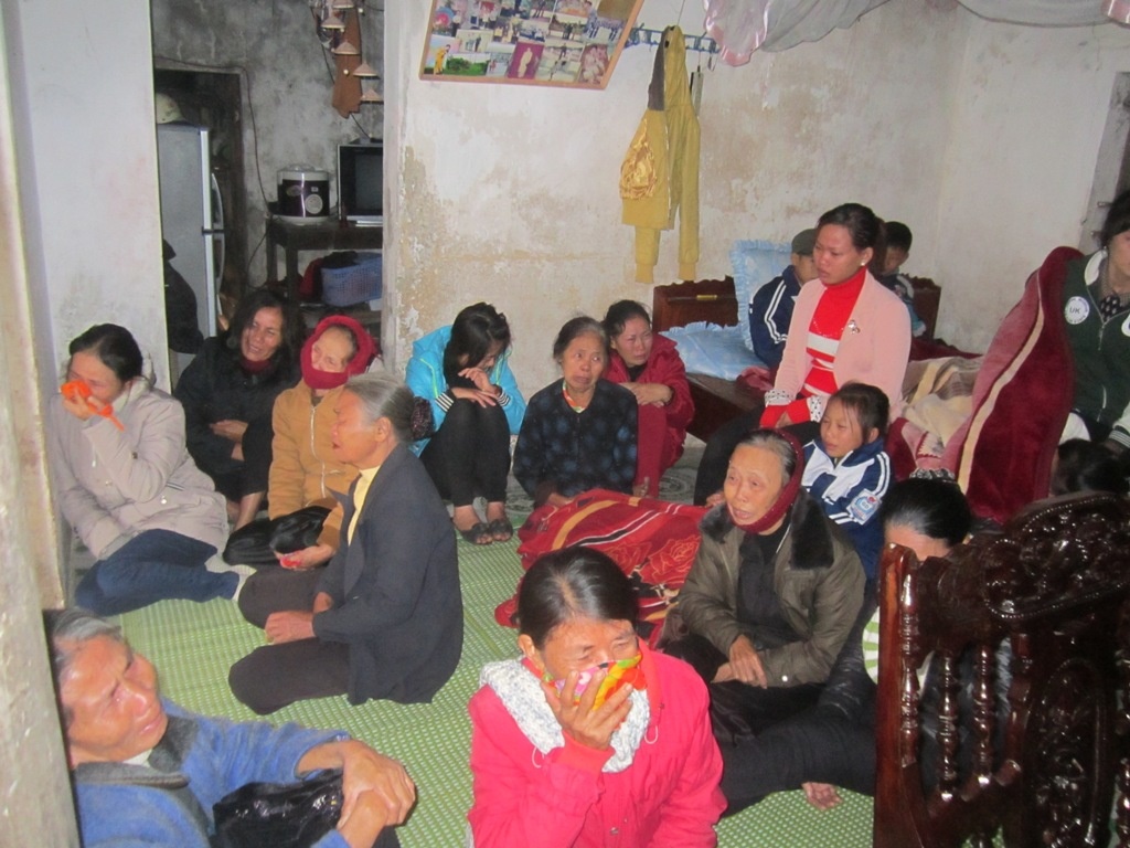 Dam tau, 10 thuyen vien dang mat tich o Nghe An hinh anh