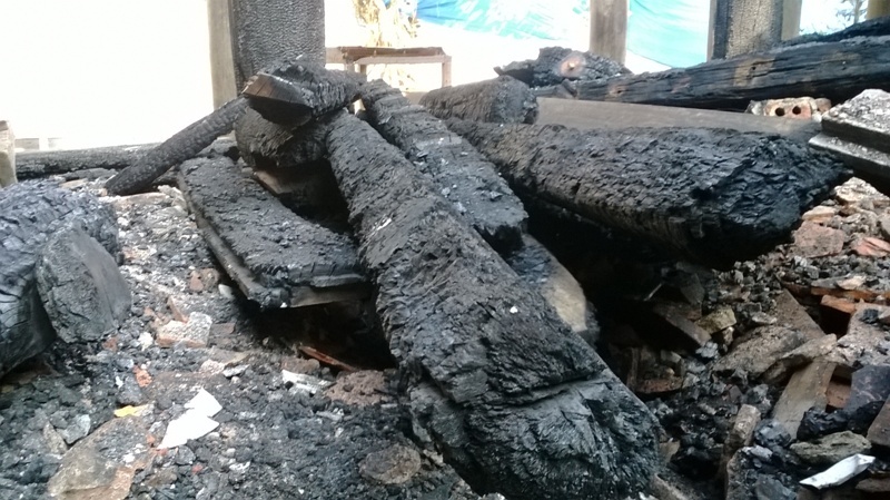 Canh tan hoang sau vu chay den tho Le Lai hinh anh