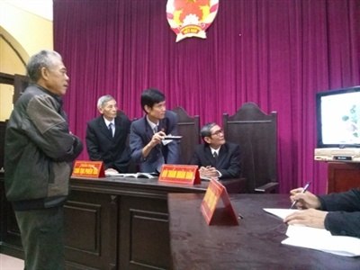 Cu ong di tu vi khong tra ngan hang tien nham 50 trieu dong hinh anh