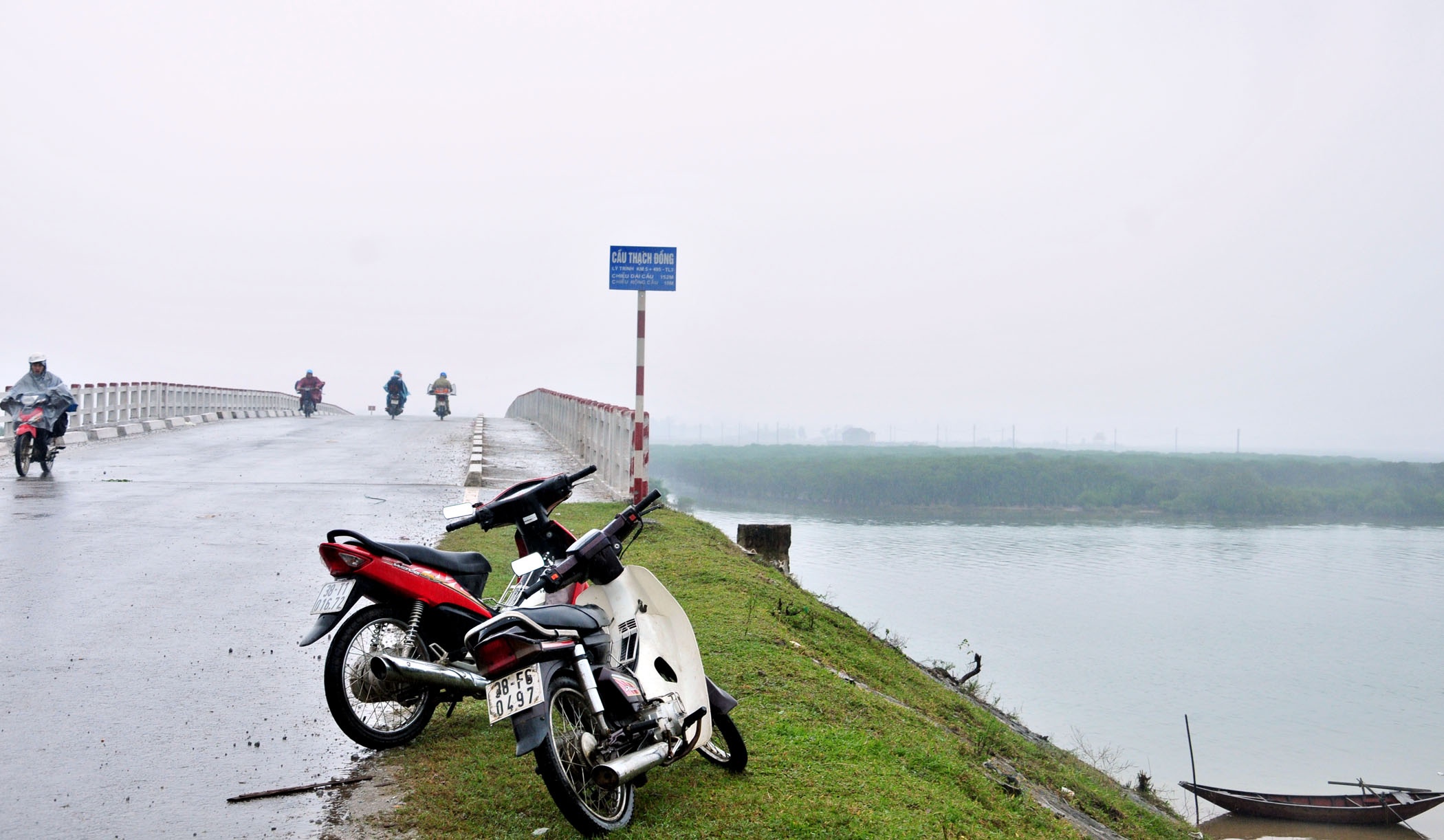Pho chu tich hoi phu nu dang mang bau nhay cau tu tu hinh anh