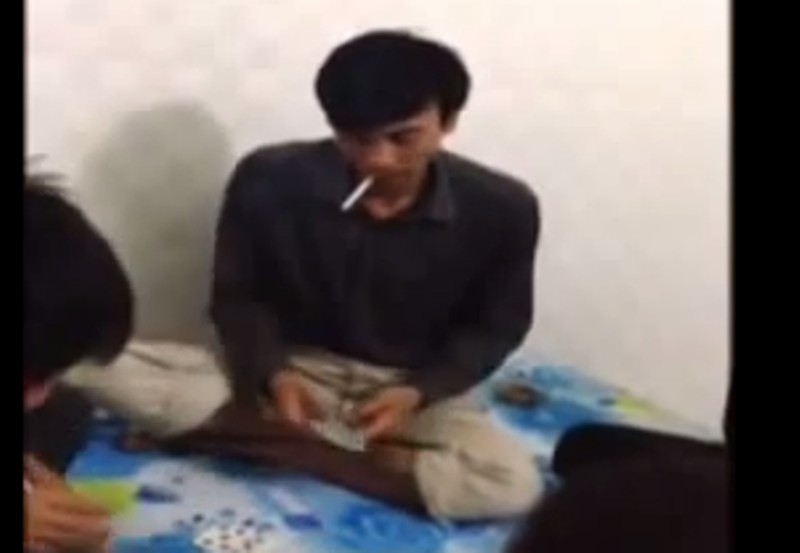 Canh cao giam doc bi lo clip tren chieu bac hinh anh