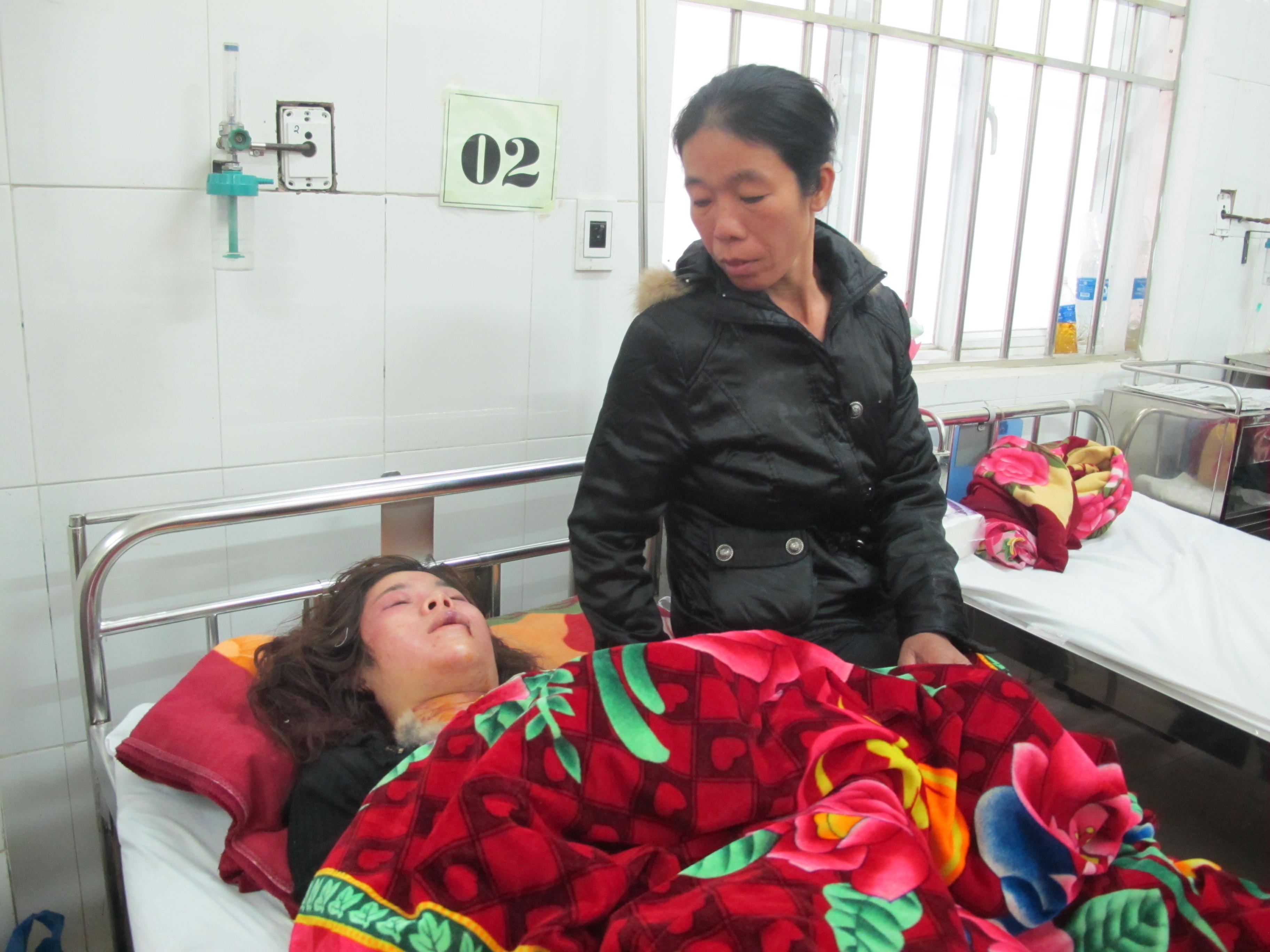 Ke la mat dot nhap truy sat thieu nu dang ngu hinh anh