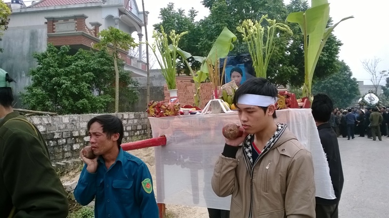 Dam tang cua nu sinh bi chet chay o Ha Noi hinh anh