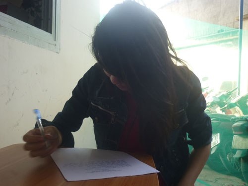 Ba bau mang dao di chem nhau hinh anh