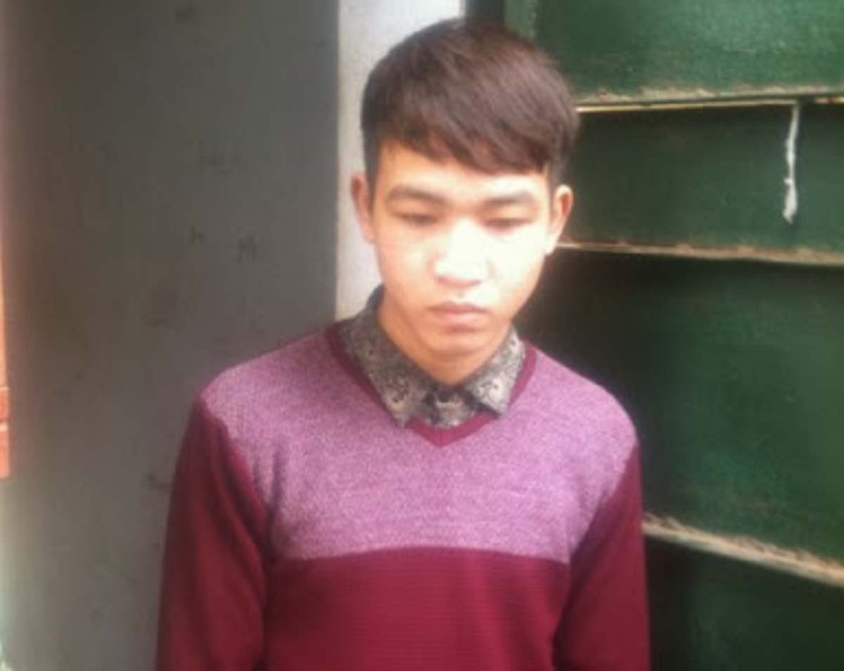 Nam thanh nien giat vang cua cu ba ban nuoc hinh anh