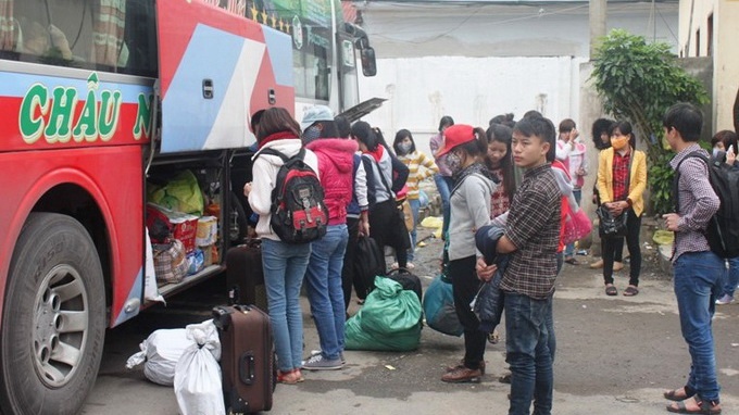 Xe khach giuong nam 42 cho nhoi den 85 khach hinh anh