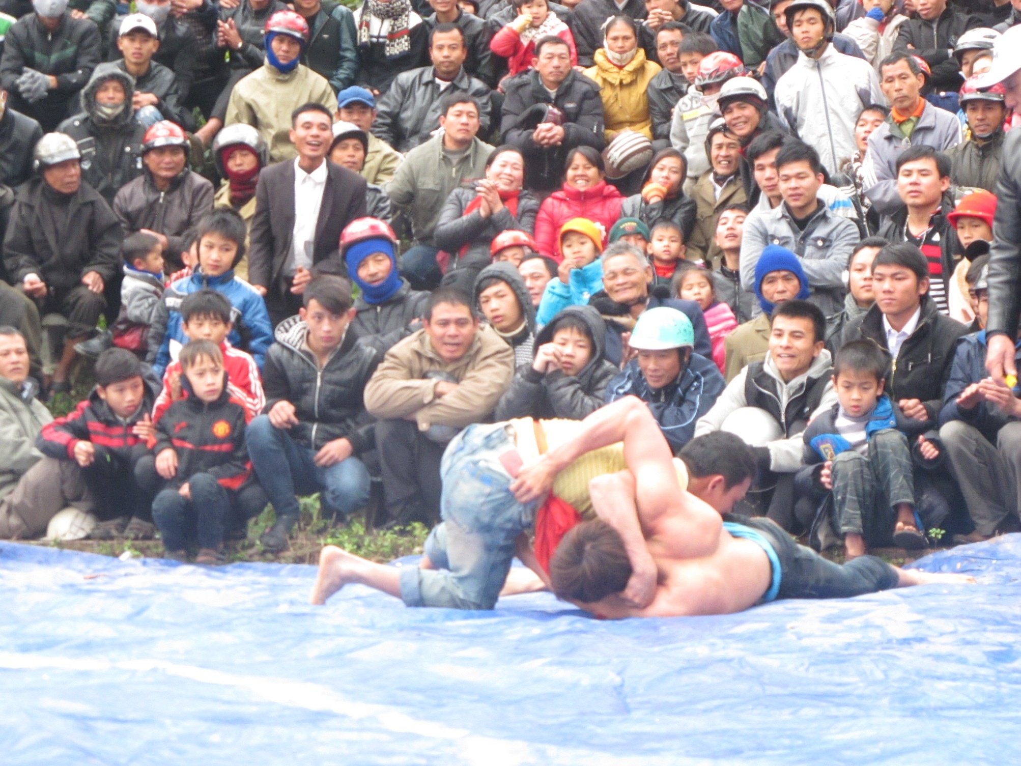 Kich tinh thi dau vat tuyen quan cua vua Mai Hac De hinh anh