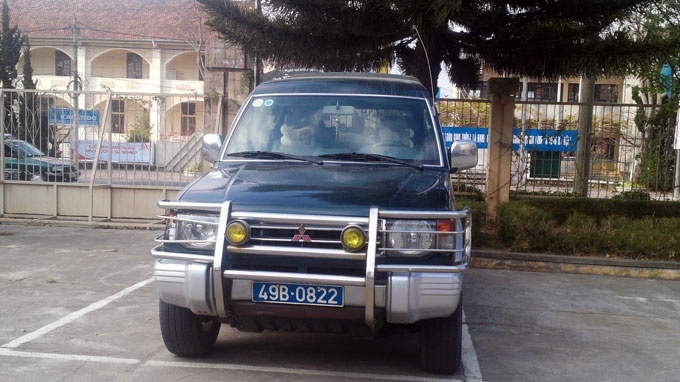 Xe huyen uy tong chet nguoi, tai xe lai xe bo tron hinh anh