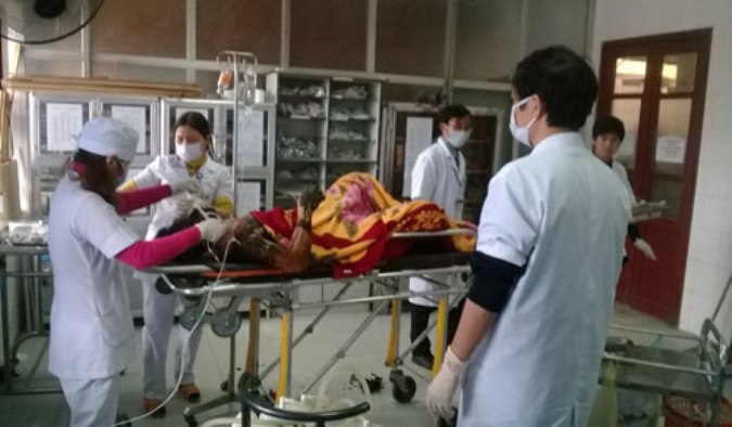 Nguoi viet 'xin loi bo' len tuong roi tu thieu da tu vong hinh anh