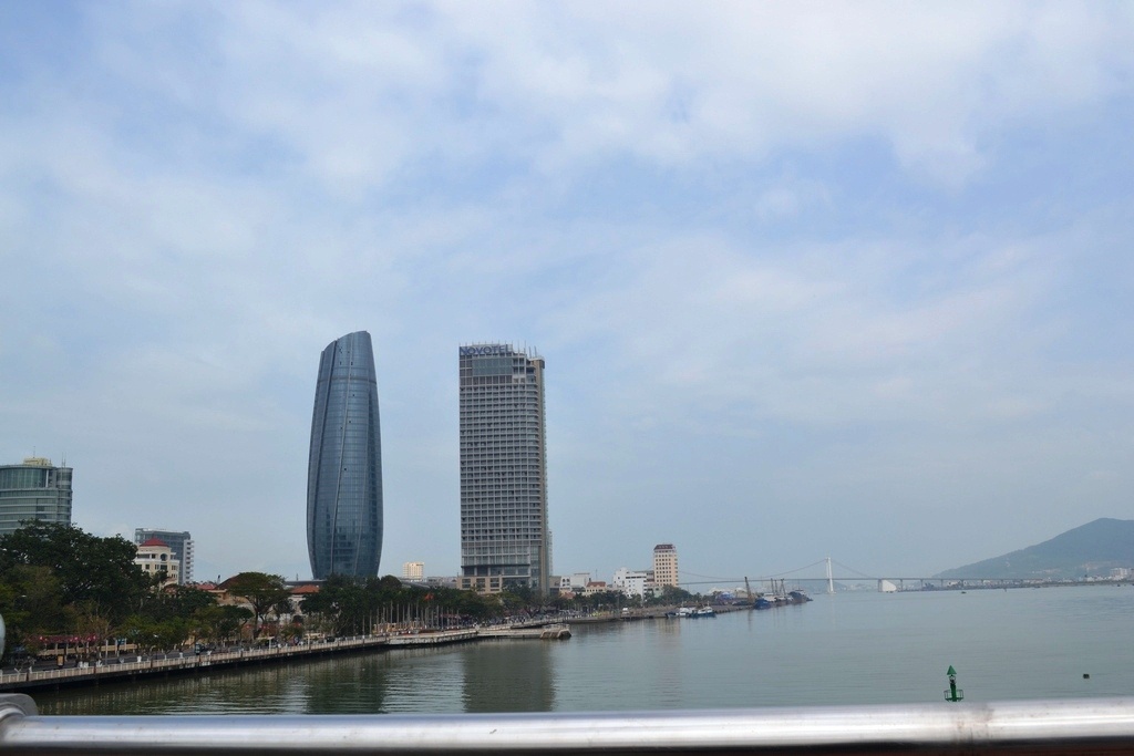 Sau Binh Duong, Da Nang sap trinh lang toa nha nghin ty hinh anh