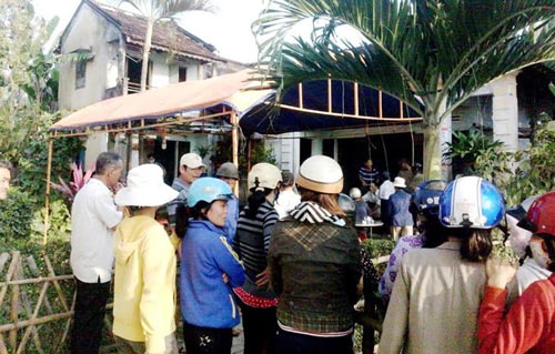 Cu ba bi giet da man hinh anh