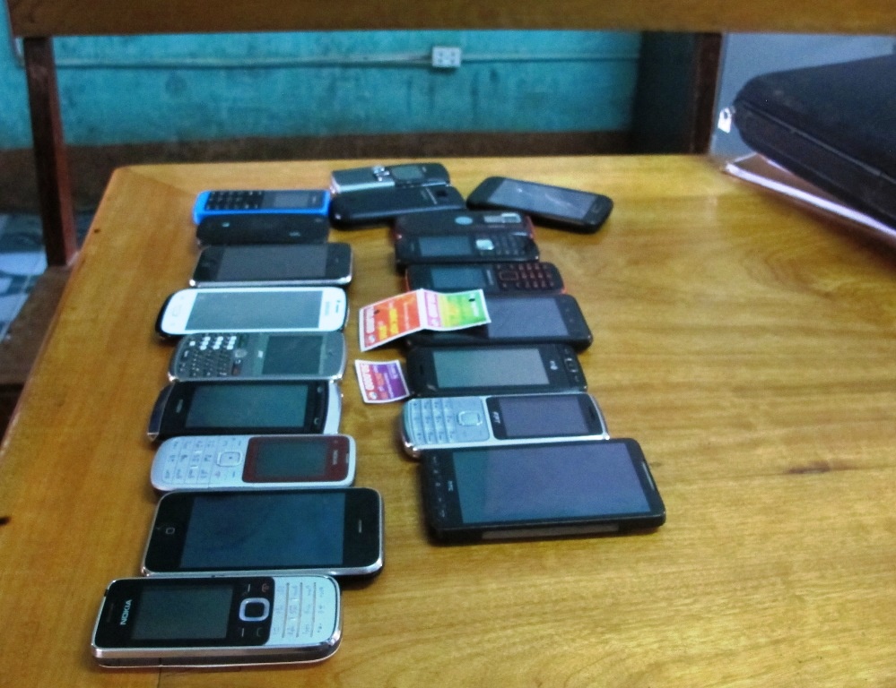 Bang trom chuyen dot nhap cac cua hang dien thoai sa luoi hinh anh