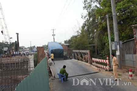 Hiện trường vụ sập cầu.