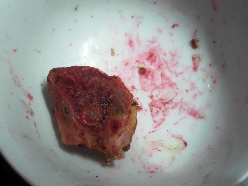 Hiện tại miếng thịt lợn này chị An vẫn đang lưu giữ và bảo cơ quan chức năng chờ kiểm tra.