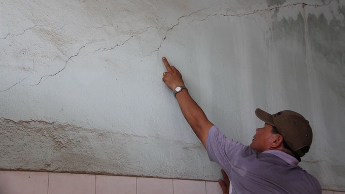 Thi cong tru so ngan hang lam nut nha dan hinh anh