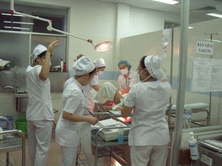 Cuu song thai phu bi bien chung phoi nang do cum A/H1N1 hinh anh