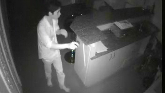 Trom may vi tinh vi thieu tien nop hoc phi cho con? hinh anh