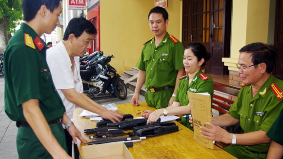 Thuong tien ty khi giao nop tai san bi bo roi, quen hinh anh